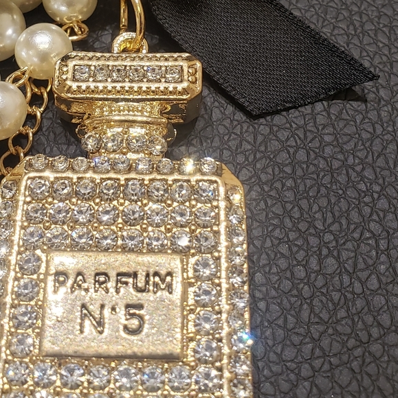 🙈❣NEW Crystal bottle keychain,luxury Bag pendant key ring### - Picture 4 of 5